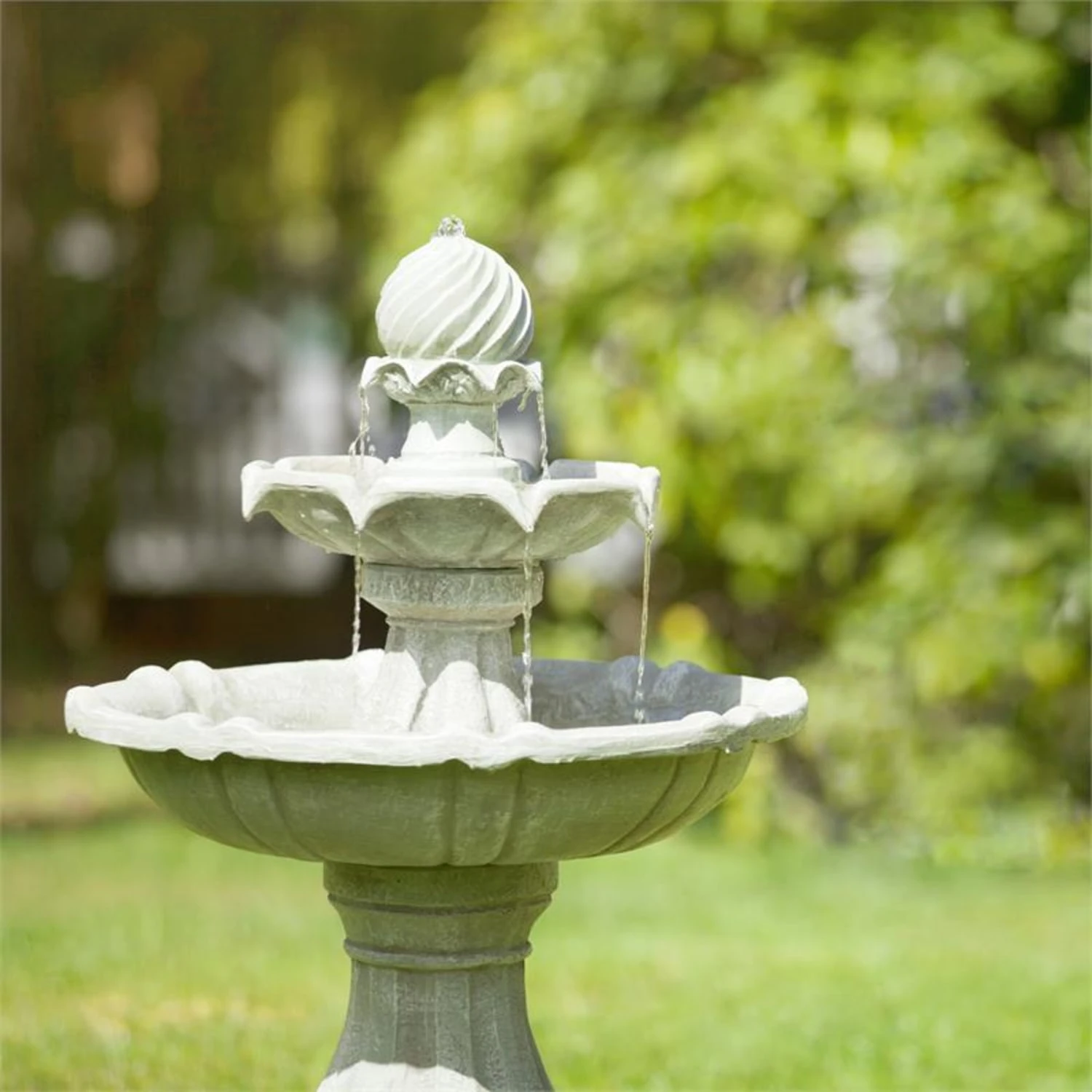 Vogelsbrunn Springbrunnen 60x90cm 3W Solar Akku Beton-Optik Vogelsbrunn Springbrunnen 60x90cm 3W Solar Akku Beton-Optik -Deutschland Klarstein Verkaufs-Shop 10029039 yy 0004 ambient Blumfeldt Vogelsbrunn Zierbrunnen Solar reedit v2