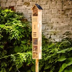 Insektenhotel Mit Erdspieß Ganzjährig Bewohnbar Holz -Deutschland Klarstein Verkaufs-Shop 10038033 yy 0004 logo
