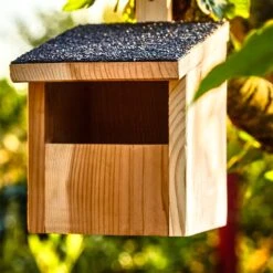 Nistkasten Für Halbhöhlenbrüter Aufhängung Asphaltdach Rotzeder -Deutschland Klarstein Verkaufs-Shop 10038138 yy 0005 logo