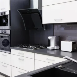 Sabia 60 Dunstabzugshaube 60cm | 600 M³/h | Energieeffizienzklasse A | Inklusive 2 X Aktivkohlefilter -Deutschland Klarstein Verkaufs-Shop 60002216 yy 0003 ambient Klarstein Sabia Dunstabzugshaube schwarz